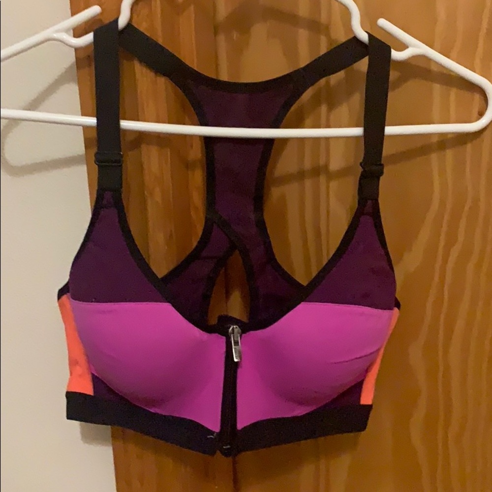 Victoria sport bra
